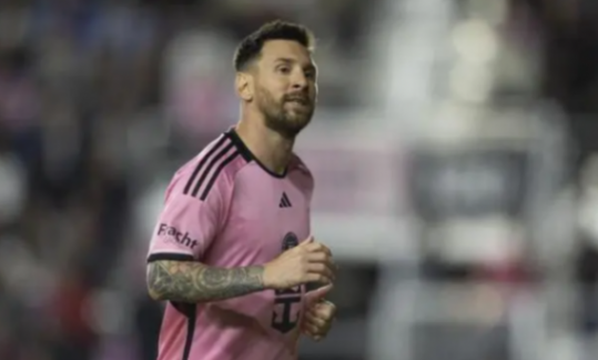 梅西梅開(kāi)二度