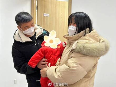 出生時僅650克的巴掌女嬰出院了