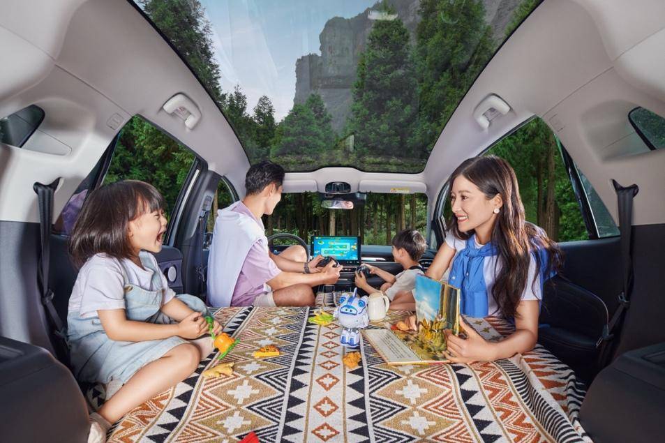 價格戰再加碼,埃安讓中國家庭實現戶均豪配!