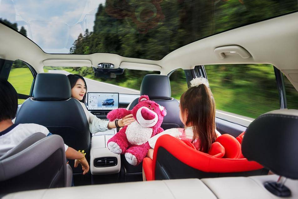 價格戰再加碼,埃安讓中國家庭實現戶均豪配!