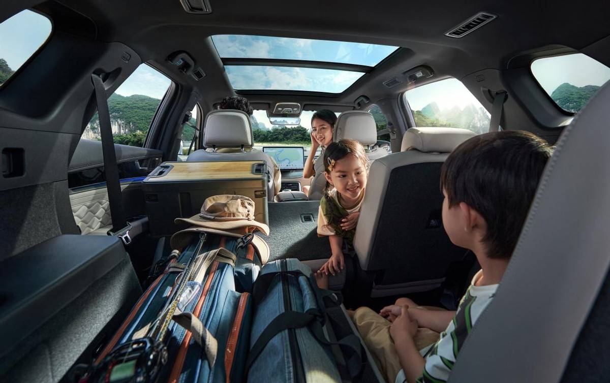 唐EV、唐DM-p雙雙推出榮耀版,起售價21.98萬元,加快油轉電的進程