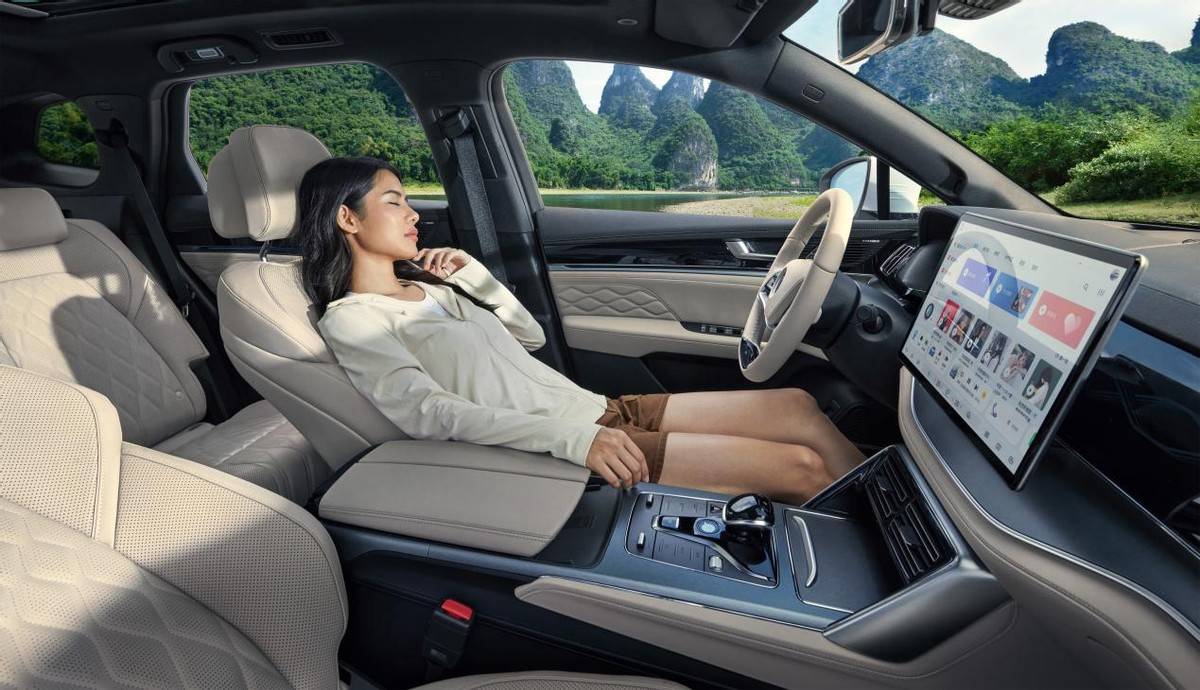 唐EV、唐DM-p雙雙推出榮耀版,起售價21.98萬元,加快油轉電的進程