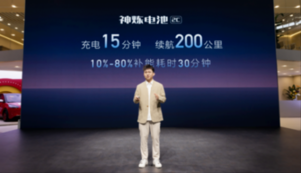五菱星光共創(chuàng)版雙車震撼上市,售價7.98-10.98萬元!