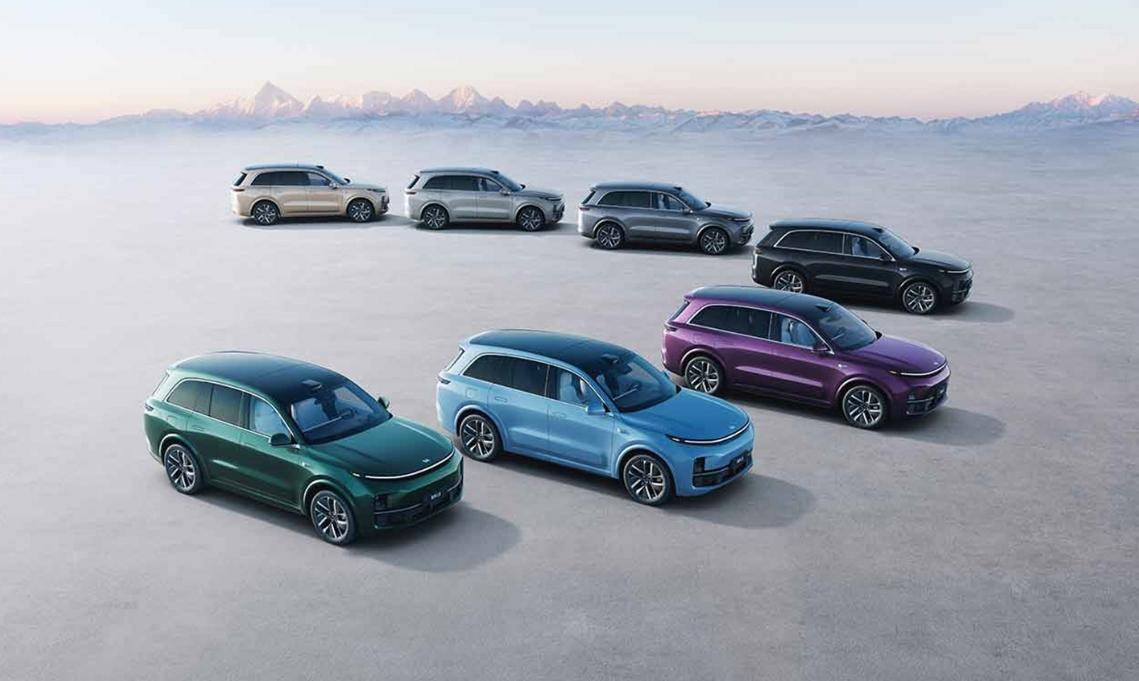 同行造車“完全靠蒙”?走出北京車展的雷軍,像是換了一副面孔