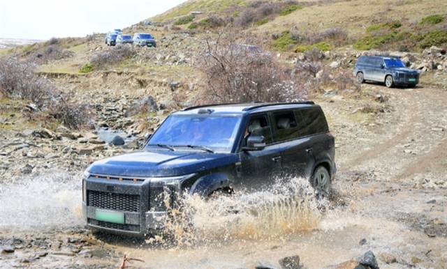 極石01獲中保研安全認證 瞄準35萬級市場初具人氣