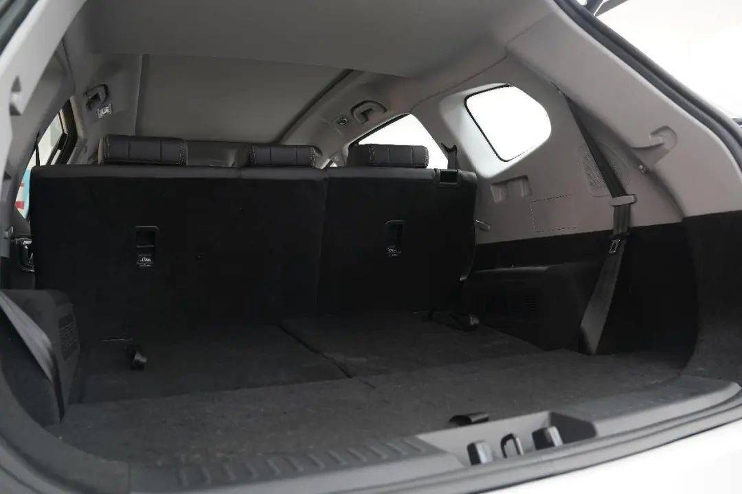 13萬級別,能買七座何必五座?奇瑞瑞虎8 PLUS冠軍版到店實拍