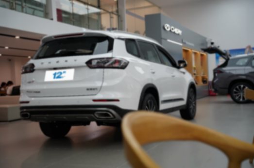 13萬級別,能買七座何必五座?奇瑞瑞虎8 PLUS冠軍版到店實拍