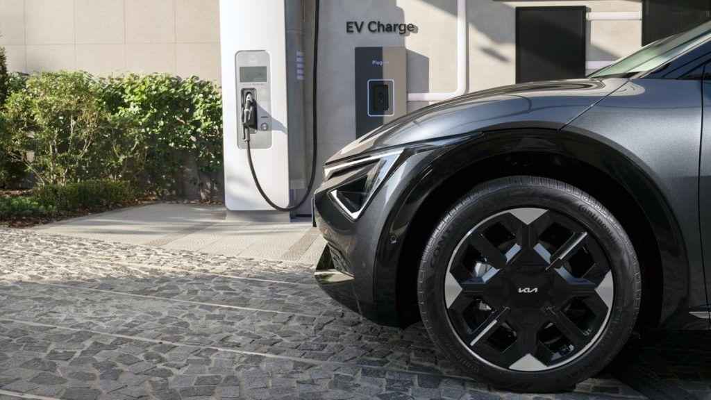 小改款EV6升級84kWh長里程電池,Starmap燈組加持,設計更具個性