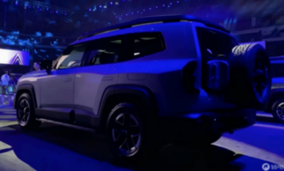 17.59萬起!硬派造型+增程動力,中大型SUV深藍G318上市