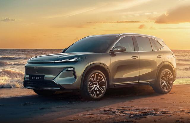 緊湊型SUV競爭激烈，銀河星艦7 EM-i還來湊熱鬧，能找到伯樂嗎？-有駕