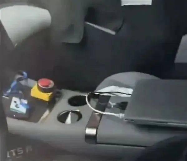 小米 SUV 算是「官宣」了,雷軍親自駕駛-有駕 小米 SUV 算是「官宣」了,雷軍親自駕駛-有駕