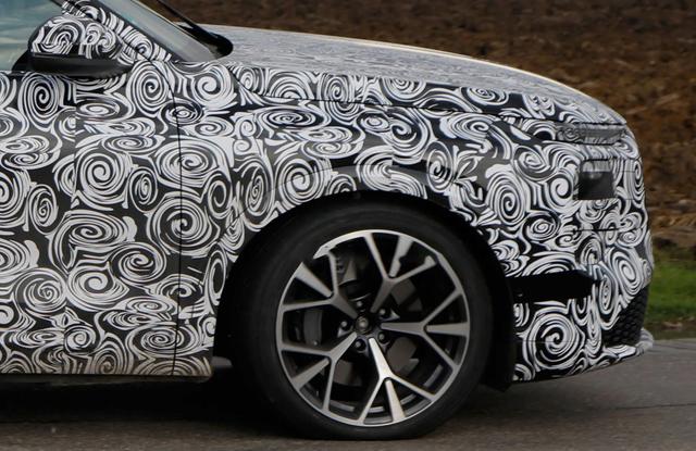 新一代奧迪Q7諜照曝光 或?qū)⑹亲詈笠淮鷥?nèi)燃機動力 2026年發(fā)布-有駕 新一代奧迪Q7諜照曝光 或?qū)⑹亲詈笠淮鷥?nèi)燃機動力 2026年發(fā)布-有駕