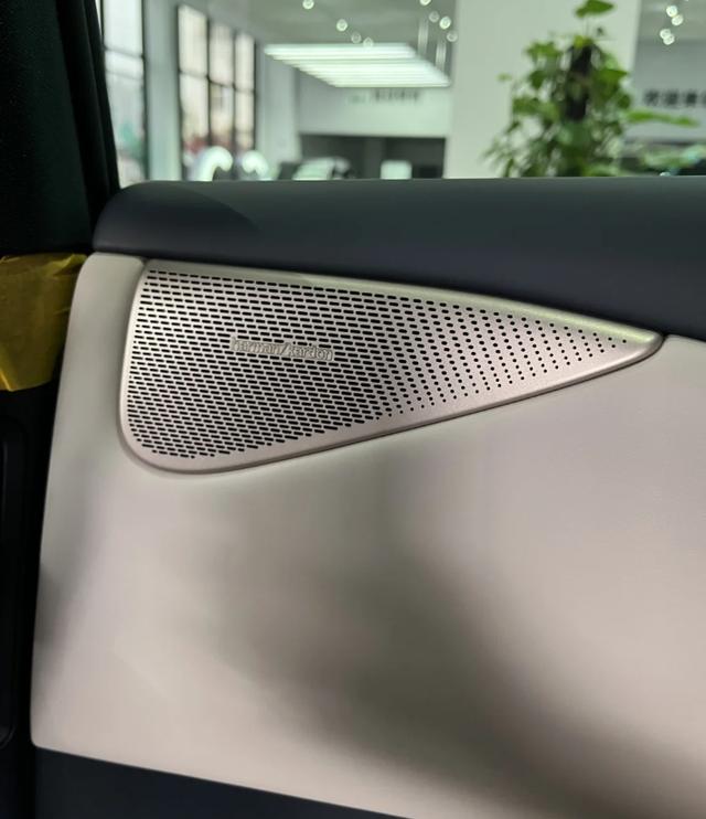 領克真的很寵年輕人！內外兼修的領克Z20先享預訂價僅14.6萬起-有駕