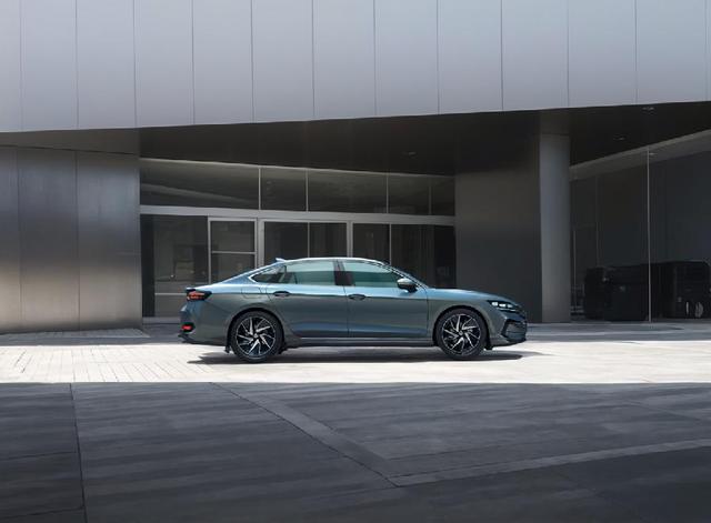 時(shí)尚動(dòng)感、精致優(yōu)雅,邁騰B9年輕消費(fèi)者的首選-有駕 時(shí)尚動(dòng)感、精致優(yōu)雅,邁騰B9年輕消費(fèi)者的首選-有駕