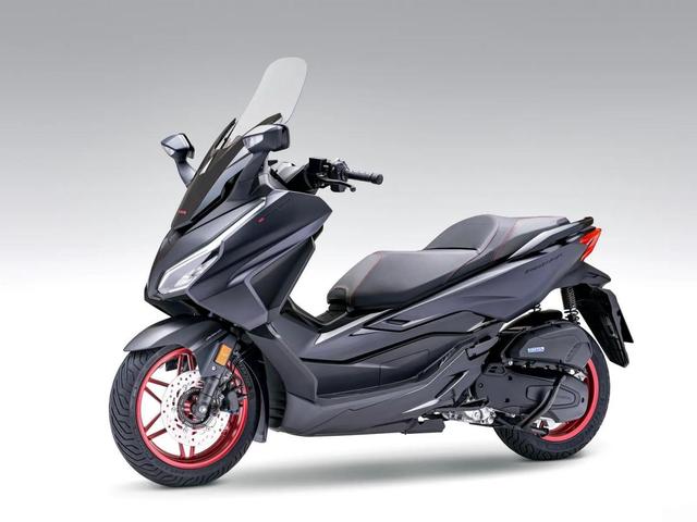 約1.7W！新大洲本田水冷踏板：eSP+引擎、ABS、TCS、無鑰匙啟動&hellip;&hellip;-有駕