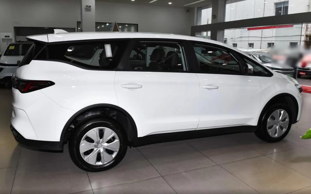 純電MPV新秀?采用7座布局,睿藍(lán)8起售價13.78萬-有駕 純電MPV新秀?采用7座布局,睿藍(lán)8起售價13.78萬-有駕