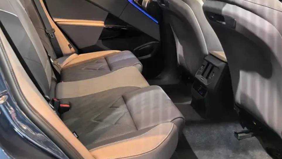 全新寶馬X3即將上市,現款優惠力度空前,售價打6.5折!