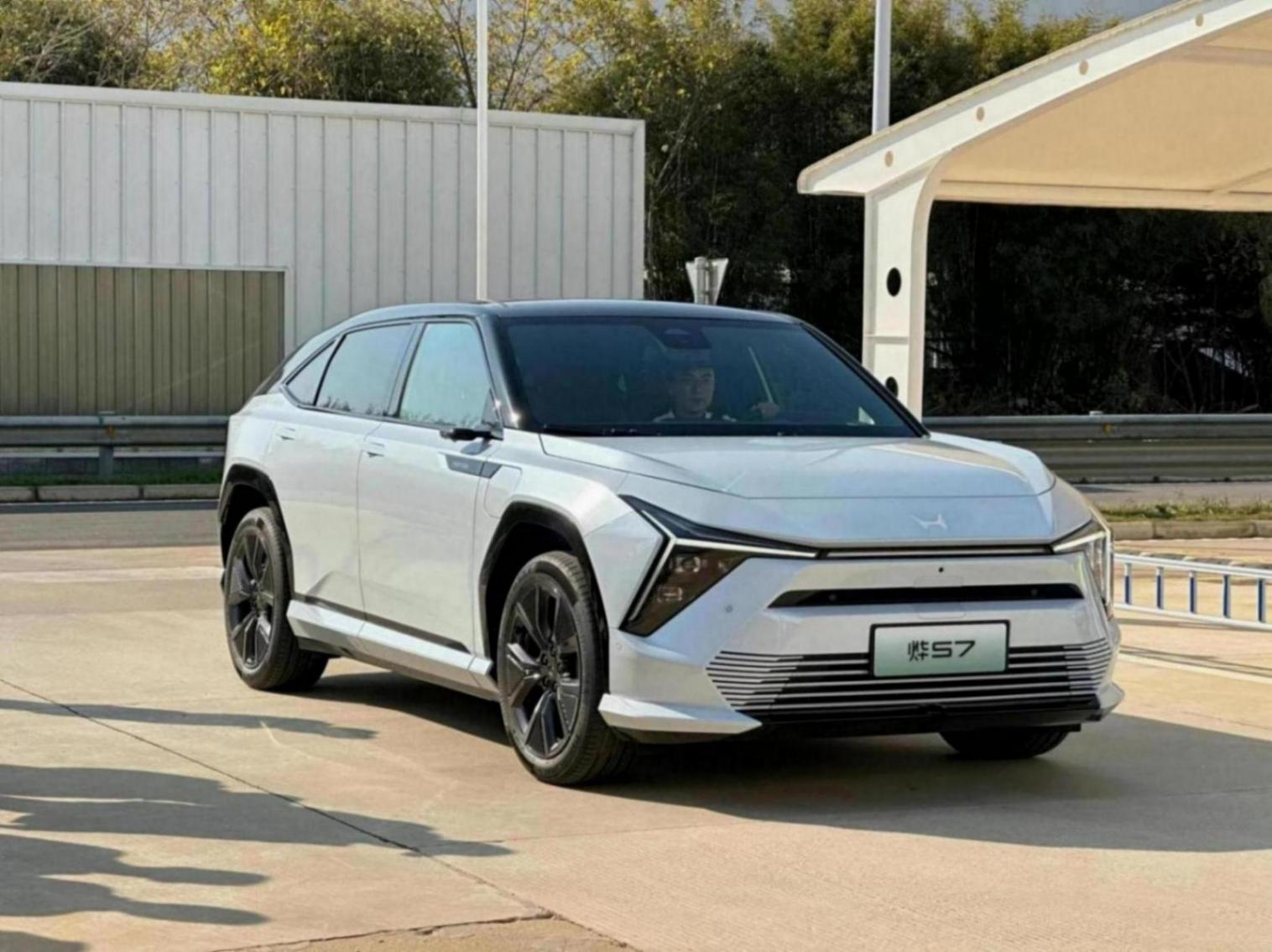 東風本田燁S7實車現身,大過Model Y+新車標,配476馬力+ADS減震