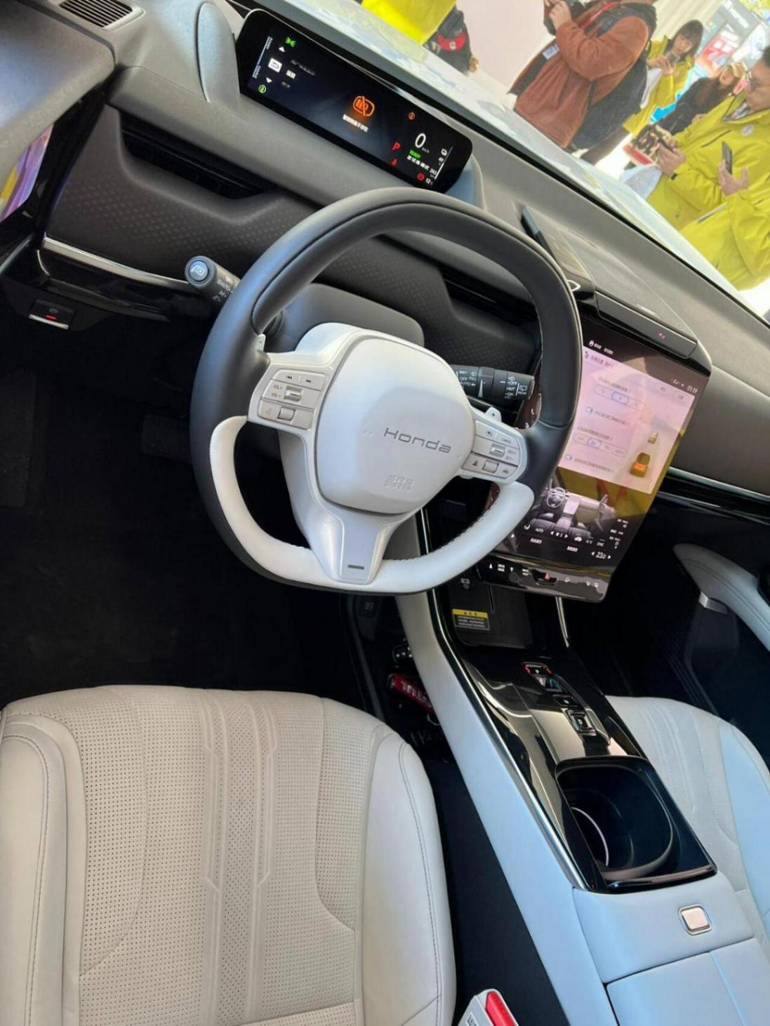 東風本田燁S7實車現身,大過Model Y+新車標,配476馬力+ADS減震