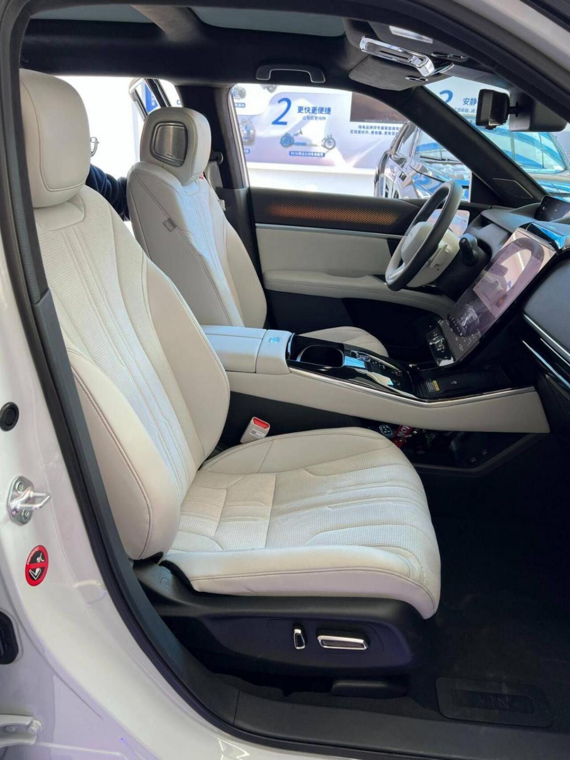 東風本田燁S7實車現身,大過Model Y+新車標,配476馬力+ADS減震