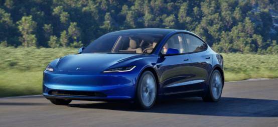 2025款極氪00c7AI助手貼心,Model 3簡約設計實用智能出行不同選擇