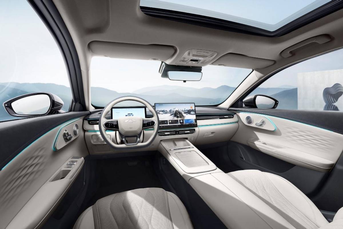 風云A8L硬核上市:全球直播碰撞測試,安全節能雙在線,9.49萬起售!