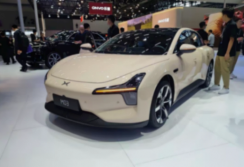 小鵬高管稱被“負面拉踩”:不提小鵬品牌,就不能完整表達了?