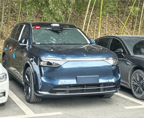 問界M8實車圖曝光 將于年內正式上市 問界M8實車圖曝光 將于年內正式上市