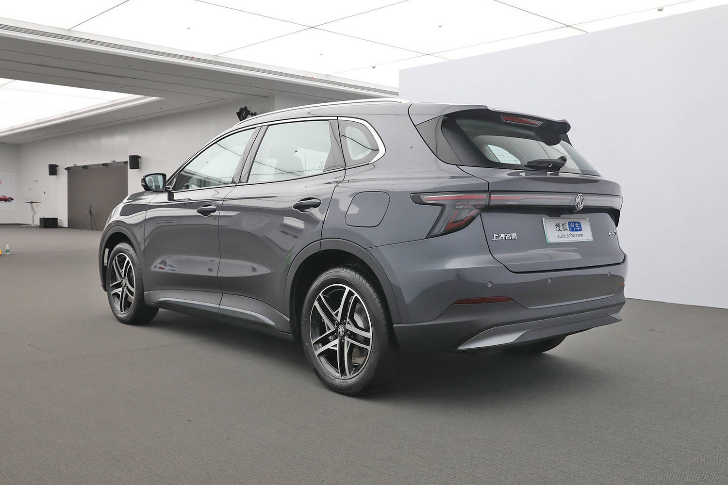 MG ES5新車亮相:感性設計,智能配置,增換購驚喜價9.99萬起