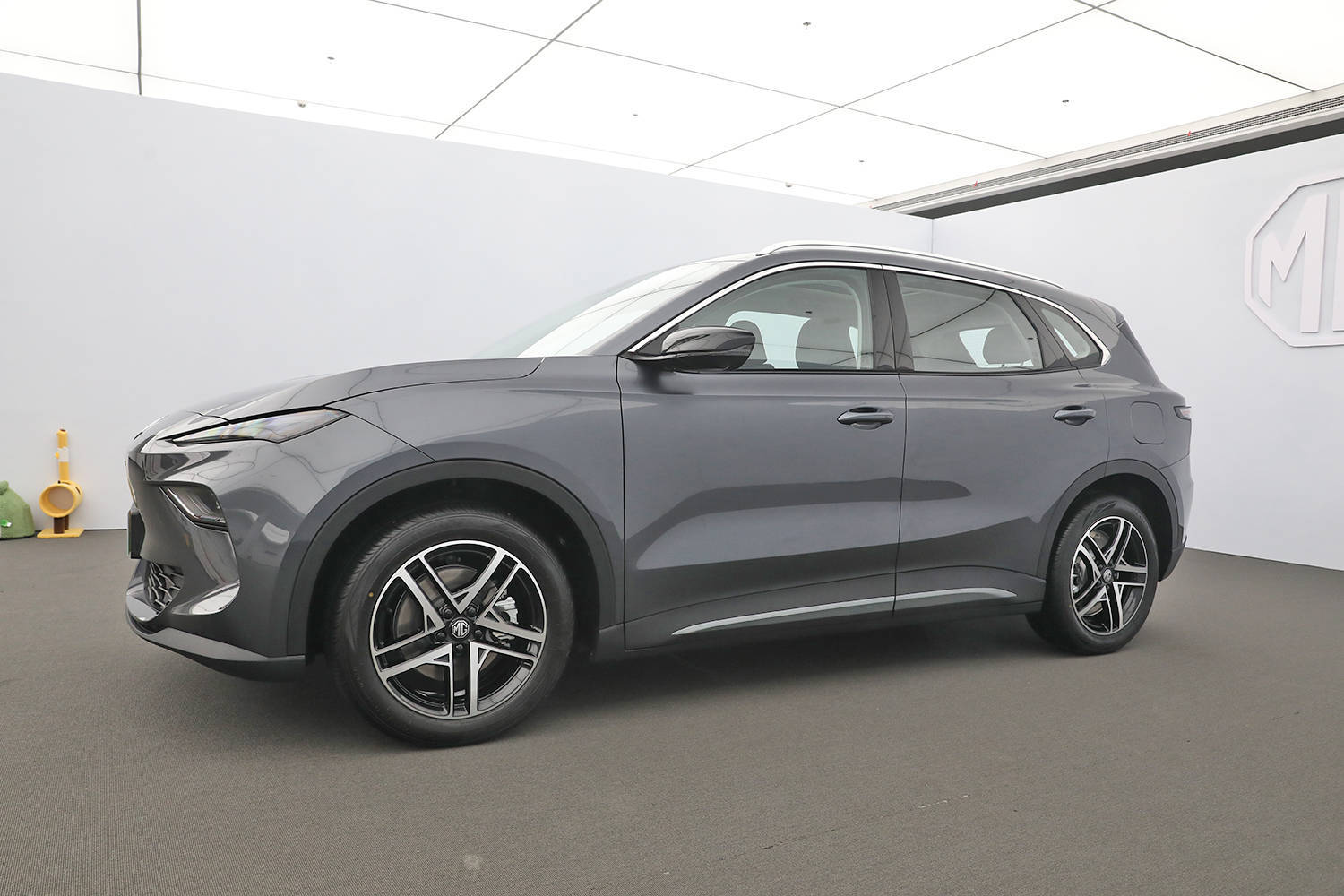 MG ES5新車亮相:感性設計,智能配置,增換購驚喜價9.99萬起