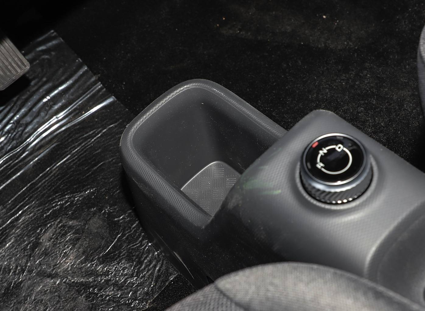 頂配預售5.08萬,續航超200km,拉貨“神器”,五菱之光EV將上市