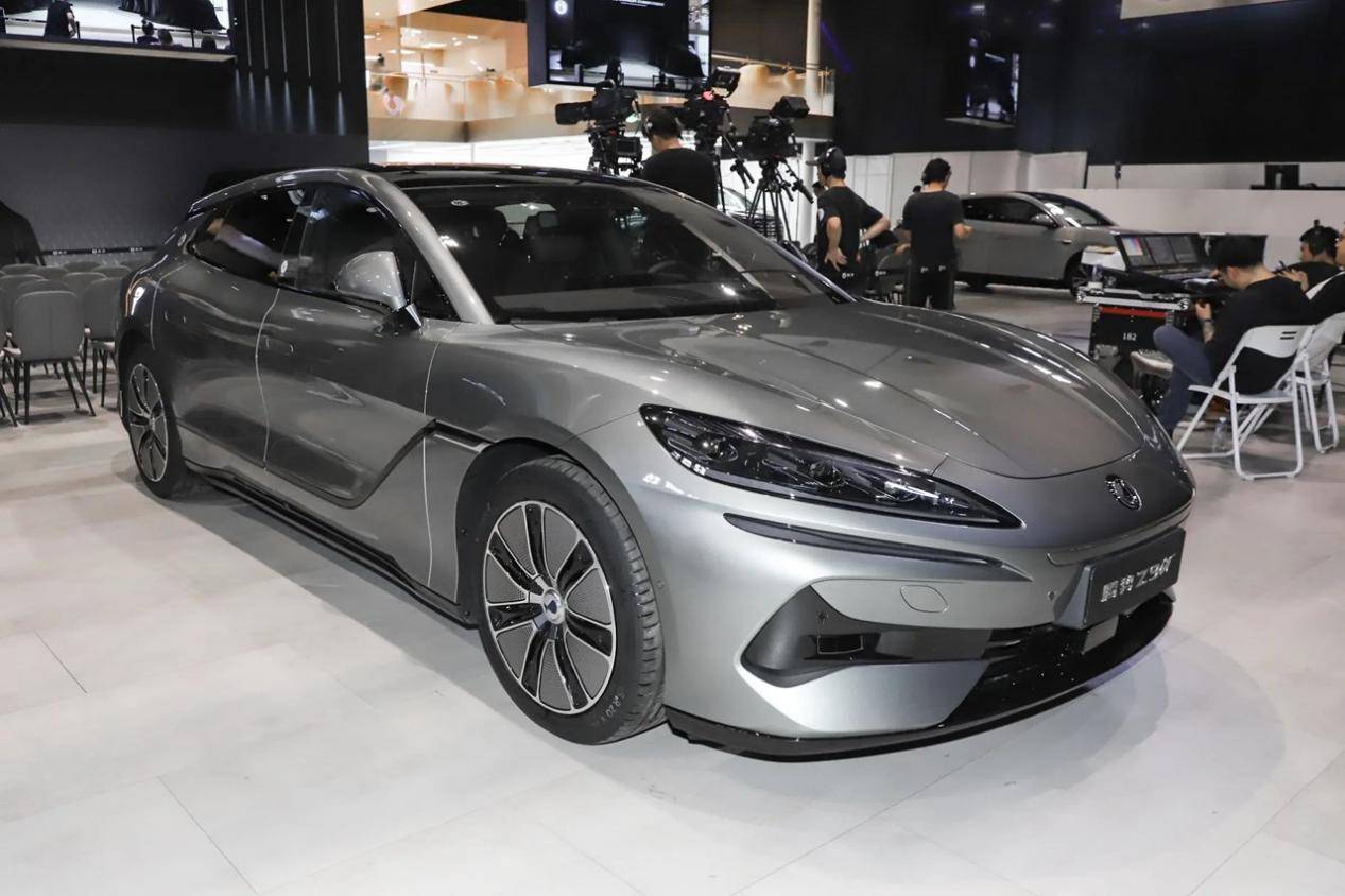 智駕汽車第一梯隊有哪些品牌?誰的進步最快?