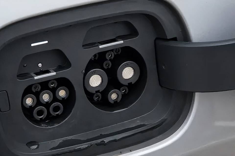 想要長續航、大空間、好配置,除了理想L8、唐還有啥可以選?