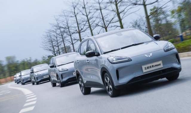 買車需謹慎,四季度轎車投訴銷量比排行出爐:小米SU7第一