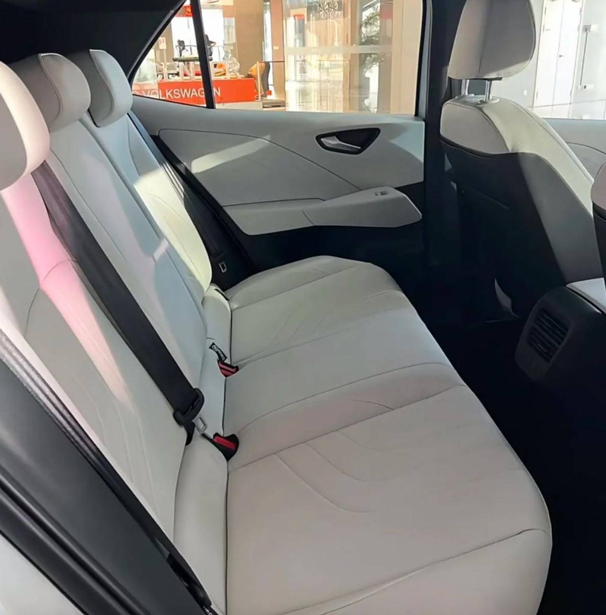 新款大眾ID.3來了!換磷酸鐵鋰電池、售價或下調,又能大賣?