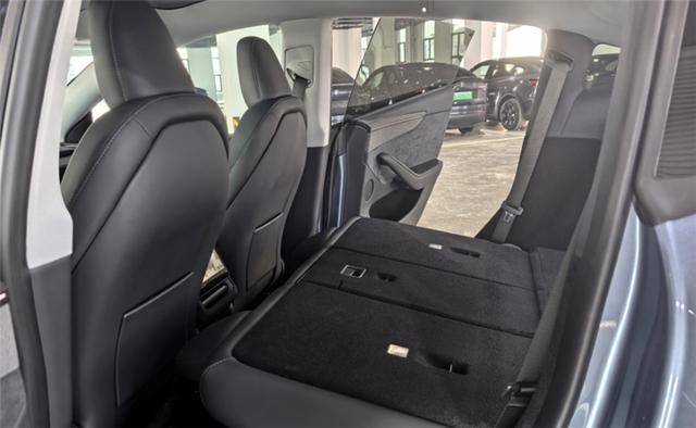 全網(wǎng)首測(cè)煥新Model Y,更賽博更舒適