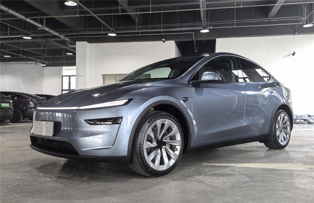 全網(wǎng)首測(cè)煥新Model Y,更賽博更舒適