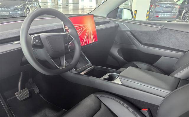 全網(wǎng)首測(cè)煥新Model Y,更賽博更舒適