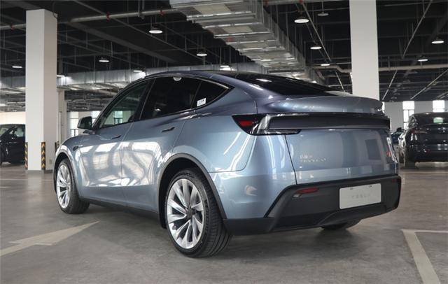 全網(wǎng)首測(cè)煥新Model Y,更賽博更舒適