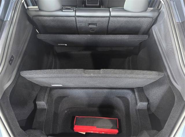 全網(wǎng)首測(cè)煥新Model Y,更賽博更舒適