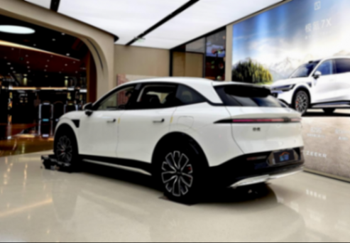 在樂道L60車主眼里,極氪7X有點(diǎn)過于正經(jīng)了?