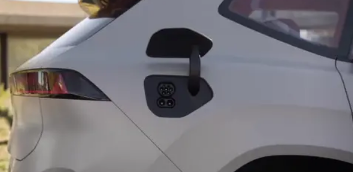 全新一代寶馬X5亮相,全面換裝“新鼻孔”,這你能接受嗎?