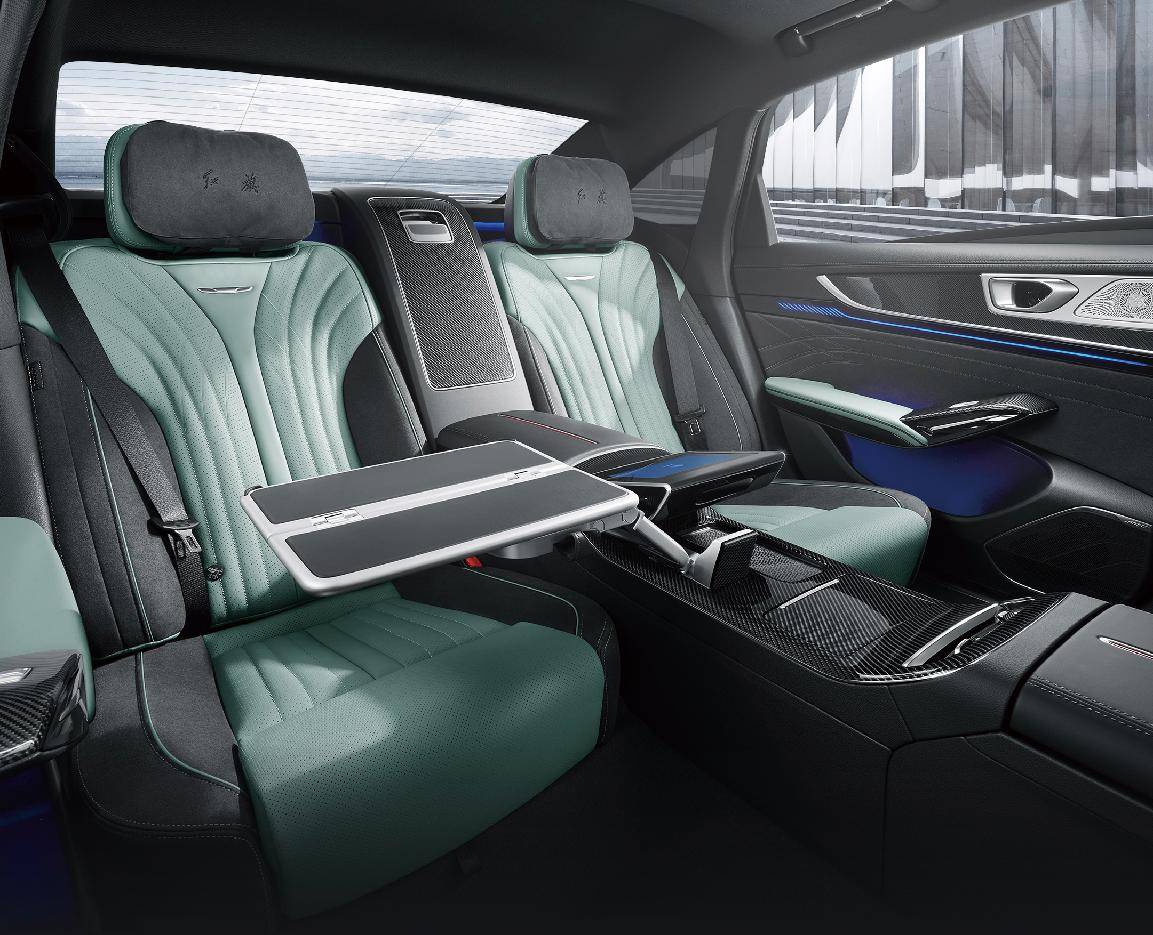 全系8AT!2025款紅旗H9上市一口價23.58萬元起