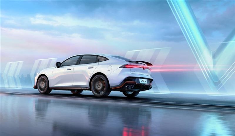 高顏值運動轎車,第三代長安UNI-V官圖發(fā)布